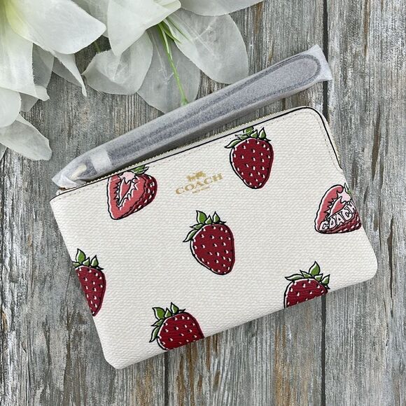 Authentic Coach Corner Zip Wristlet With Strawberry Print Wallet Bag Purse - Picture 1 of 6